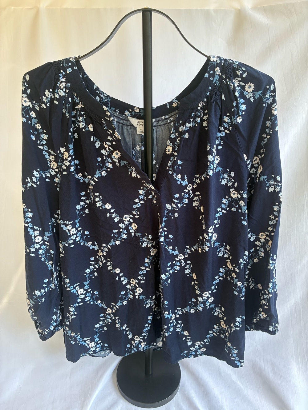 Crown & Ivy Navy Floral Split Neck Peasant Blouse